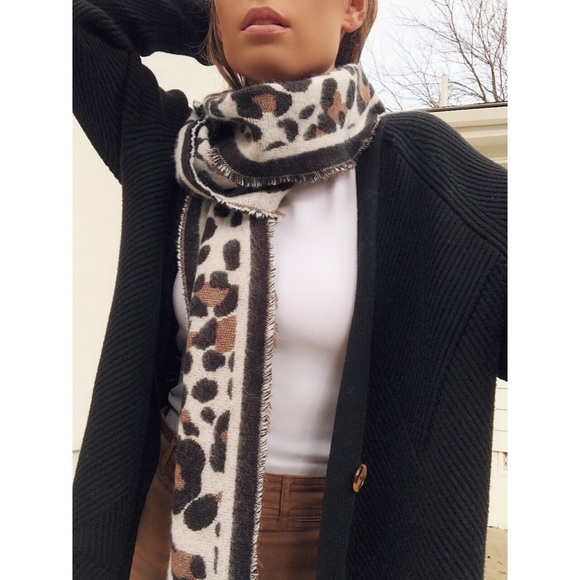 Accessories - Last 1✨Leopard Print Scarf - Melissa